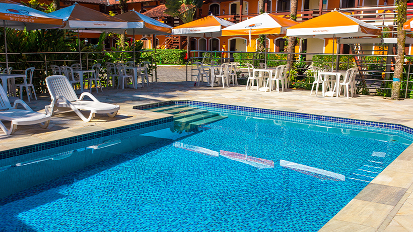 4 vantagens de se hospedar em um hotel com piscina