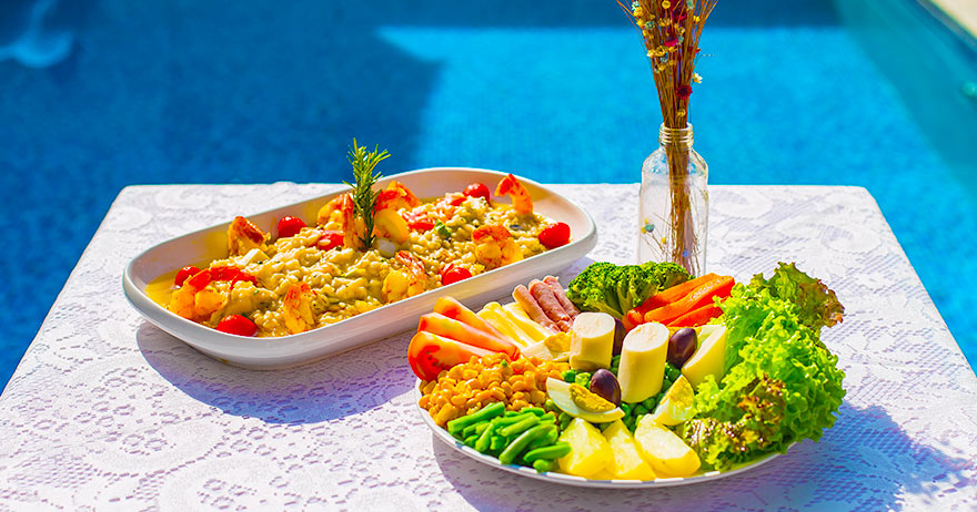 Saiba como manter uma alimentação balanceada nas férias
